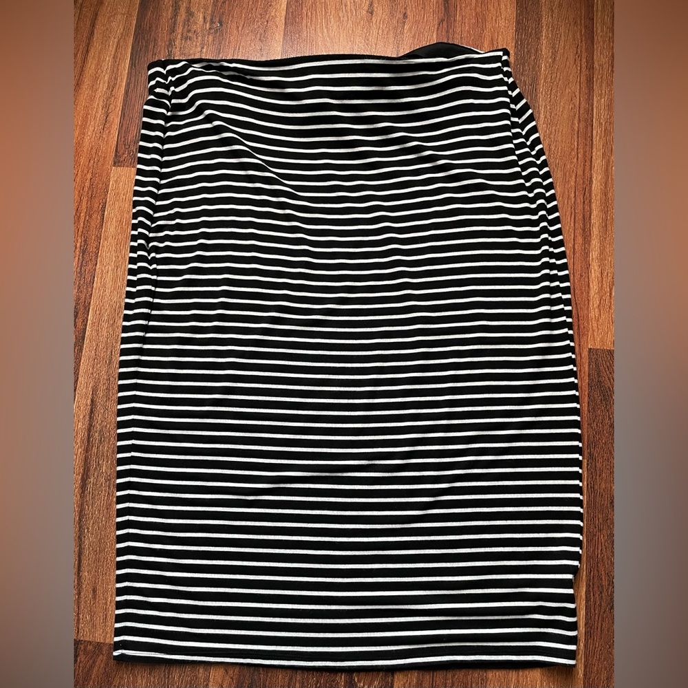 Knit pencil skirt